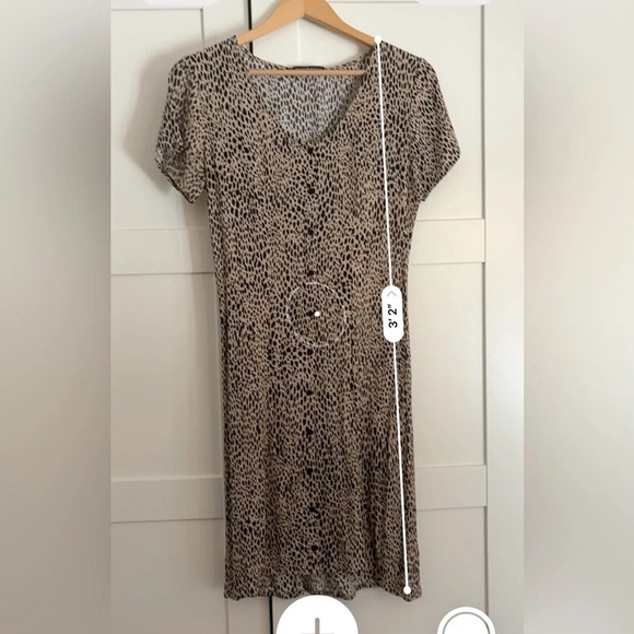 Brandy Melville Cheetah Print Dress Size M Short Sleeve - Picture 4 of 6